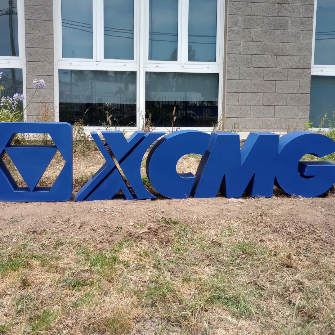 Letras corpóreas XCMG de gran formato en chapa galvanizada — Don Torcuato, Buenos Aires